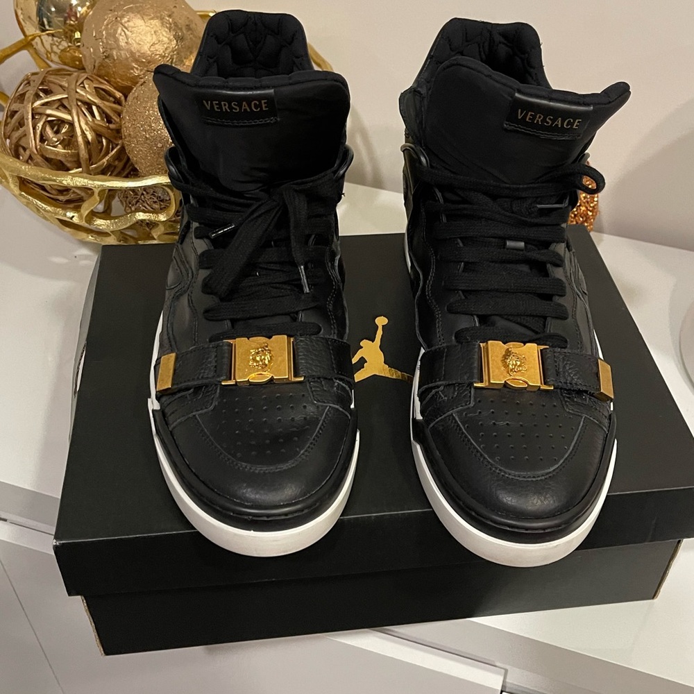 💯 Authentic Versace High Top men sneakers 👟 with gold Medusa head…